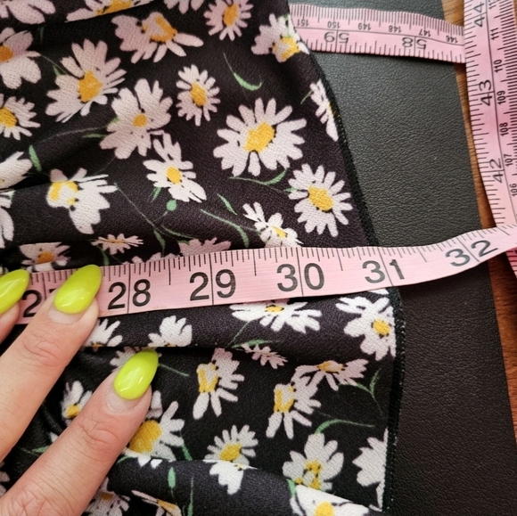 Asos • Ruffle‎ Daisy Dress - Picture 12 of 12